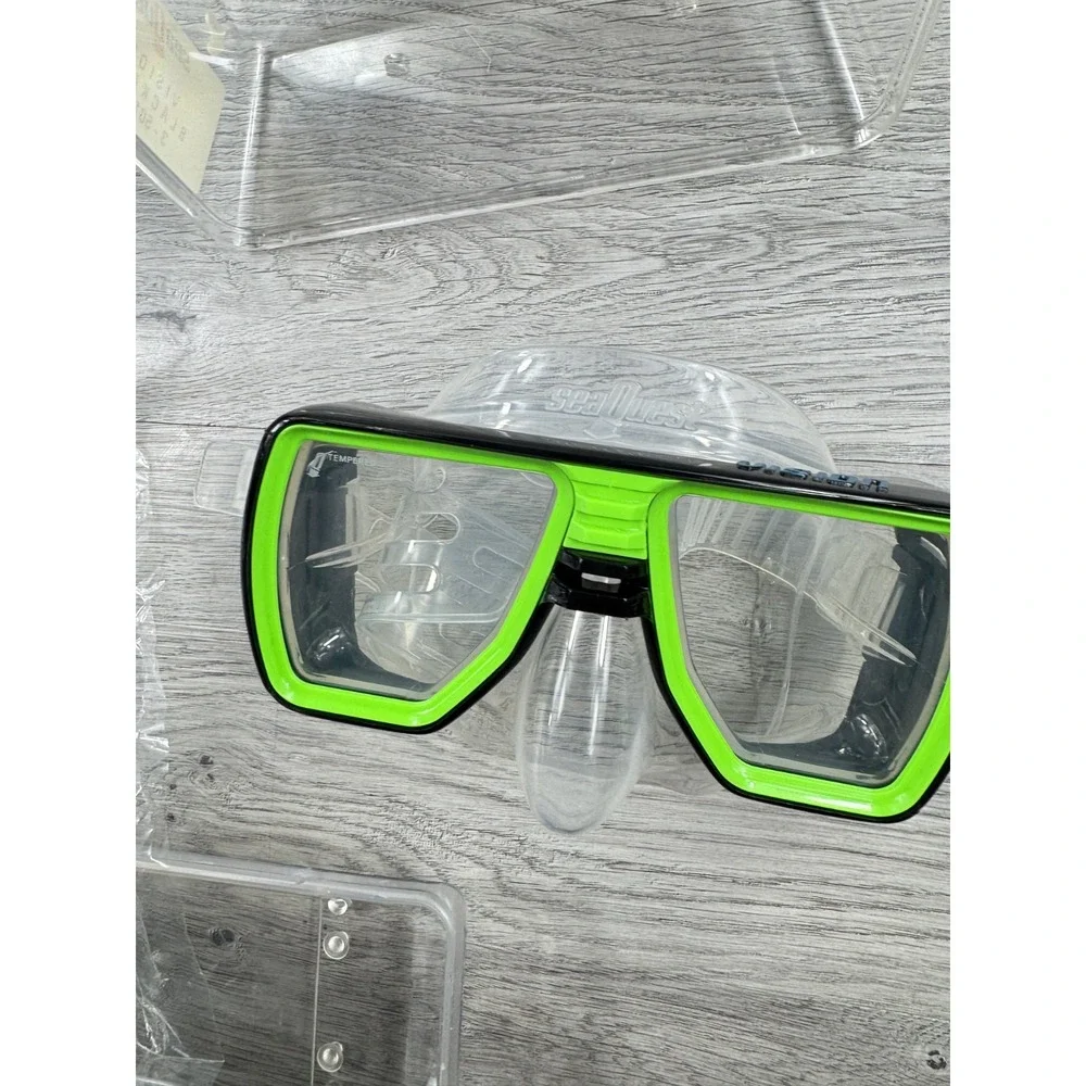 Ventura SeaQuest Vision Diving Snorkeling Goggles Tempered Black Green Case